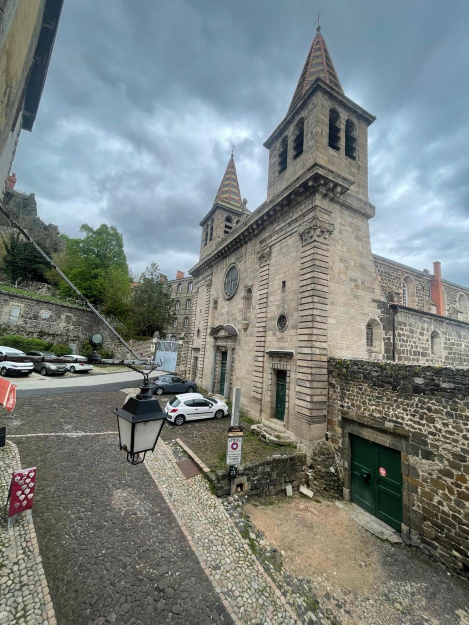 Aux Portes Du Mont Anis Le Puy-en-Velay Exteriér fotografie