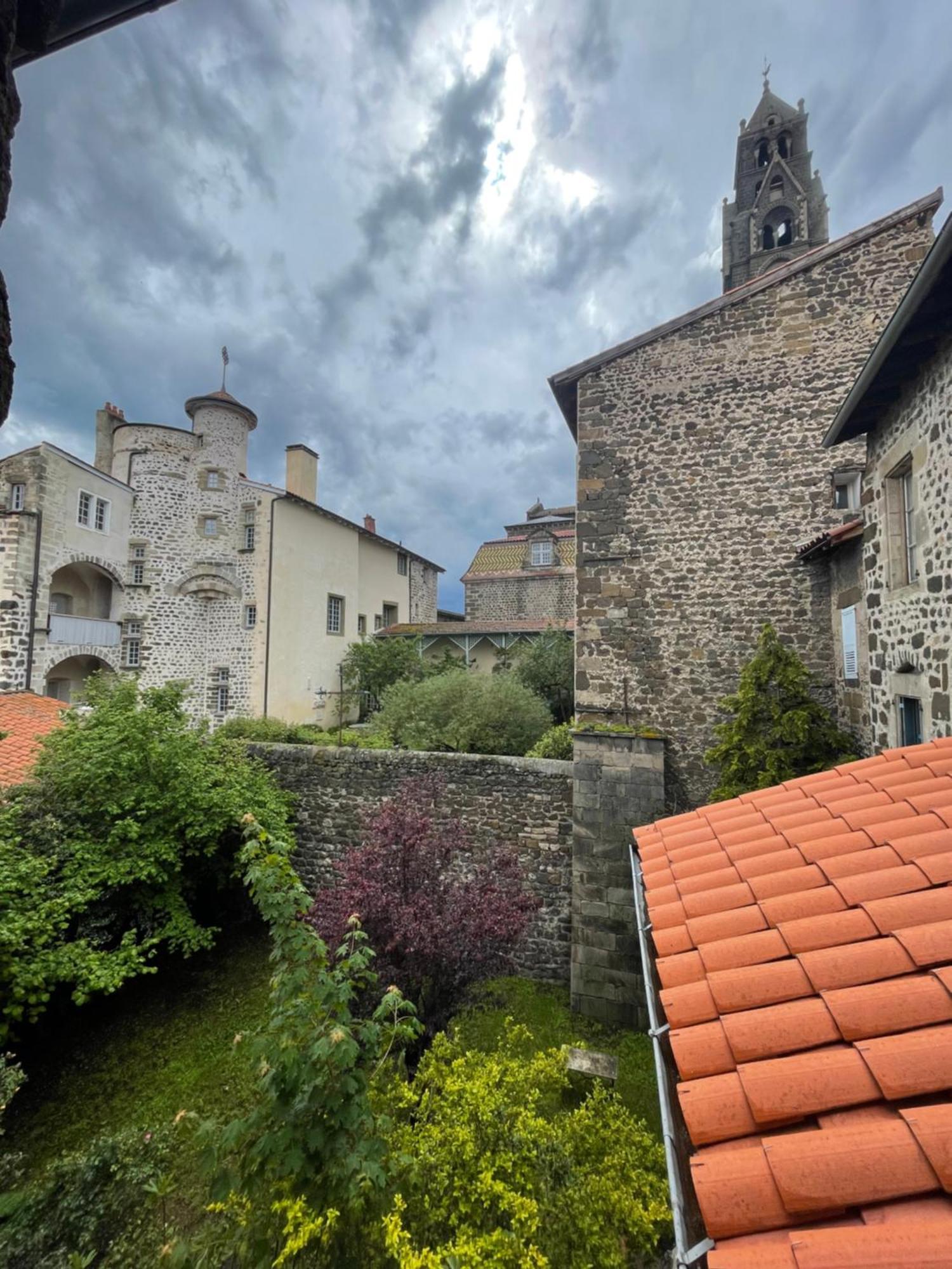 Aux Portes Du Mont Anis Le Puy-en-Velay Exteriér fotografie